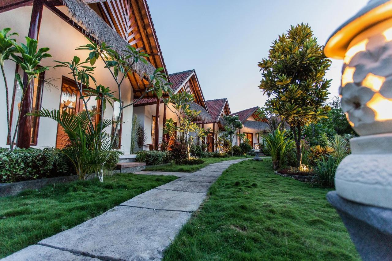 Camar Cottage & Hostel Toyapakeh ภายนอก รูปภาพ