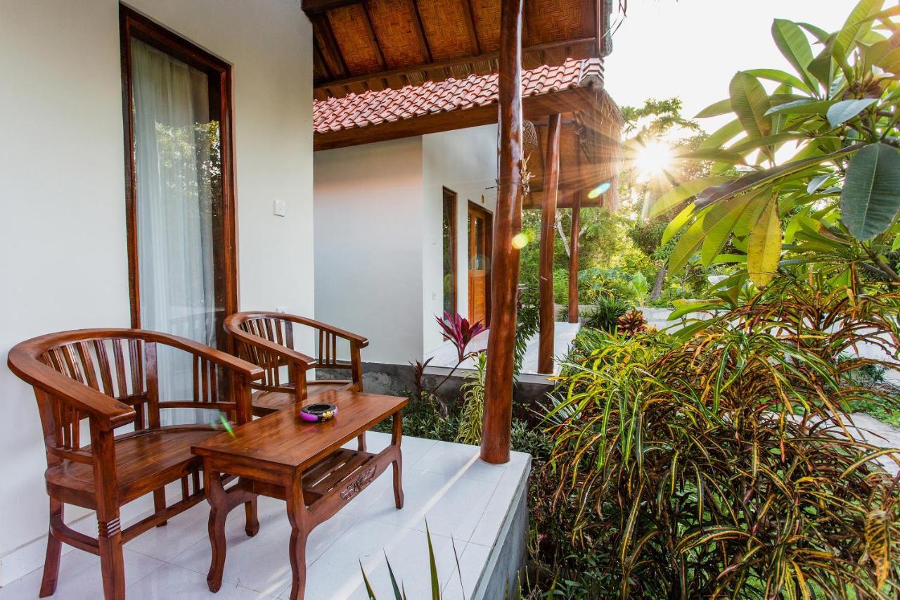 Camar Cottage & Hostel Toyapakeh ภายนอก รูปภาพ