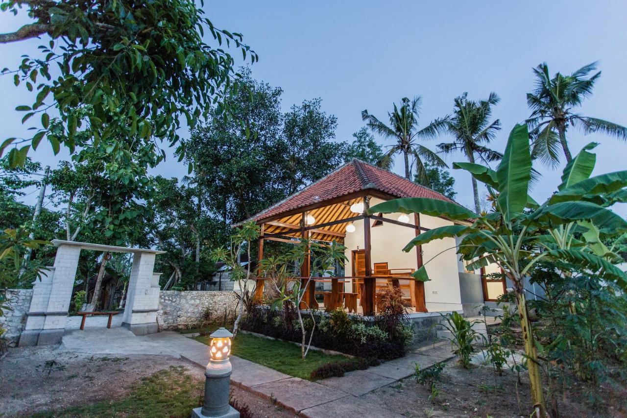 Camar Cottage & Hostel Toyapakeh ภายนอก รูปภาพ